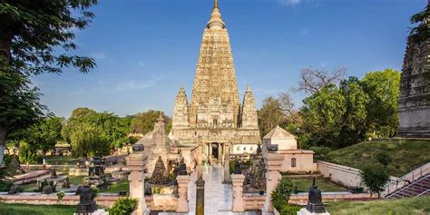 Mahabodhi Temple Bodh Gaya (Timings, History, Entry Fee, Images, Aarti, Location & Phone ...