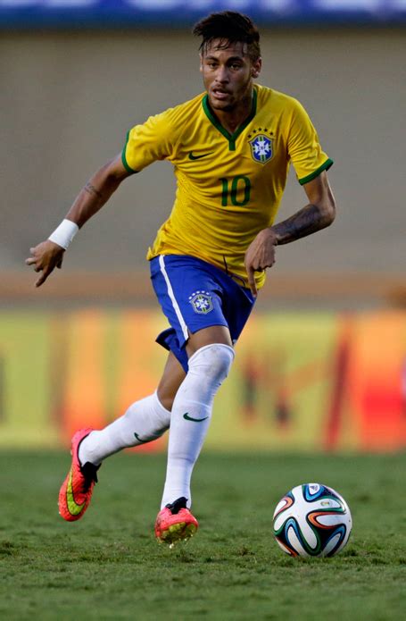 Neymar Height Weight Measurements | Celebrity Stats