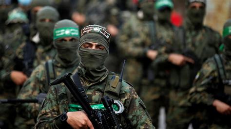 Hamas fighters parade in Gaza as Egyptian mediators try to firm up ...