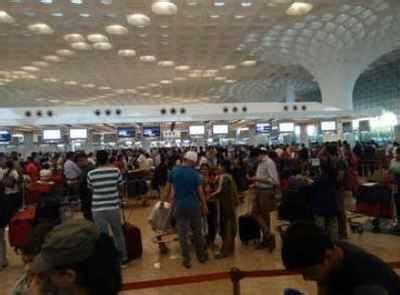 Delays in arrivals, departures fall to below 20% at Mumbai airport | Mumbai News - Times of India