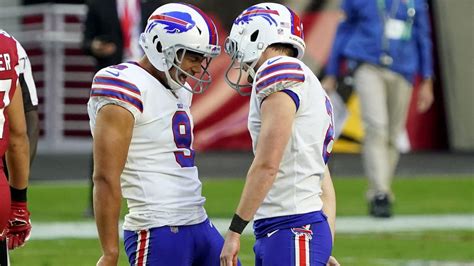 Buffalo Bills kicker Tyler Bass drills 55-yard field goal with ease