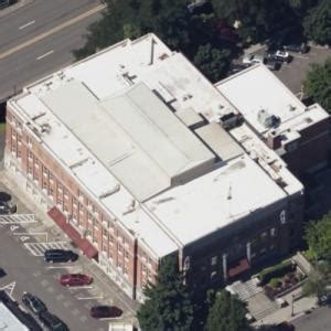 Clackamas County Courthouse in Oregon City, OR - Virtual Globetrotting