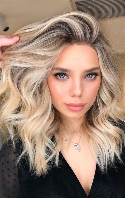 34 Best Blonde Hair Color Ideas For You To Try Blonde : Textured Lob
