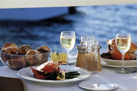 Local Guide To BEST Restaurants In Portland Maine [2024]