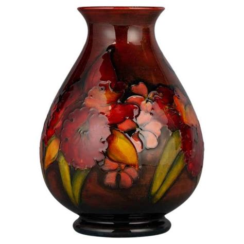 Moorcroft Pottery Vase, circa 1920 For Sale at 1stDibs