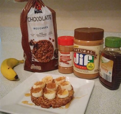 Chocolate Rice Cake with Peanut Butter, Banana, Cinnamon, and Honey [285 Calories]. My favorite ...