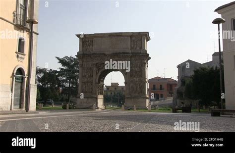 Arch of trajan italy Stock Videos & Footage - HD and 4K Video Clips - Alamy