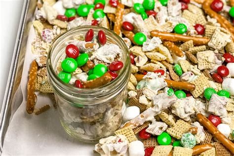 5 Minute Christmas Crack: A Simple Sweet and Salty Chex Mix Snack - 31 ...