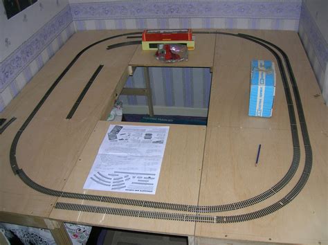 Railroad layout in a case - Model railroad layouts plansModel railroad layouts plans