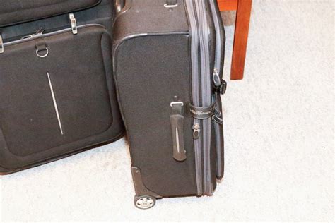 Two-Piece Eddie Bauer Luggage Set | EBTH