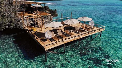 Overwater resort in Semporna (Sabah) in the middle of the ocean ...