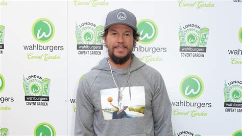 Mark Wahlberg announces his first ‘Wahlburgers’ restaurant is coming to Sydney | news.com.au ...