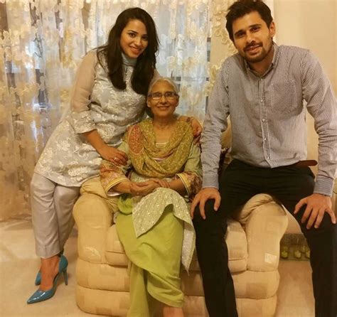 Famous Talented Host Tabish Ahmed Hashmi Family Pictures – Health Fashion