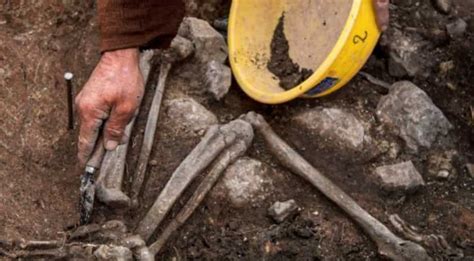 In pics | Peru: Archaeologists unearth 3,000-year-old priestly tomb ...