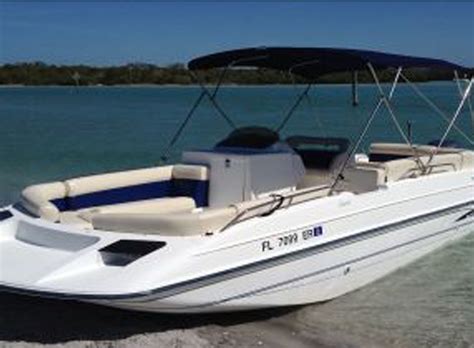 Large Deck Boat – Weekly Boat Rental