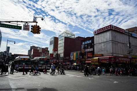 Intersection Of Roosevelt And Main Street In Flushing Queens Chinatown Stock Photo - Download ...