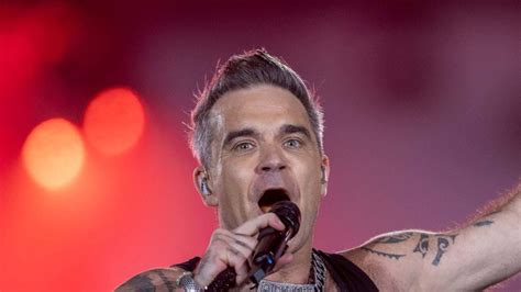 Robbie Williams Plans Luxury Hotel in Dubai After Expensive Hotel ...