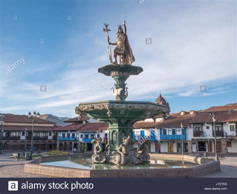 Manco Capac water fountain golden statue Stock Photo - Alamy