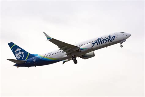 Alaska Takes Delivery of First Boeing 737 MAX 8 | AirlineGeeks.com