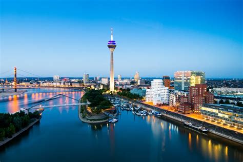 Düsseldorf skyline - Tourism.de - Awesome travel destinations in Germany