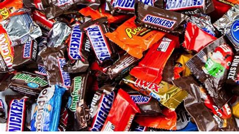 What is the most popular candy in Massachusetts this Halloween ...