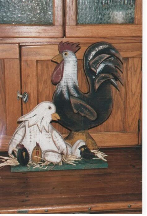 beautiful.quenalbertini: Wood craft primitive rooster, hen & chicks ...