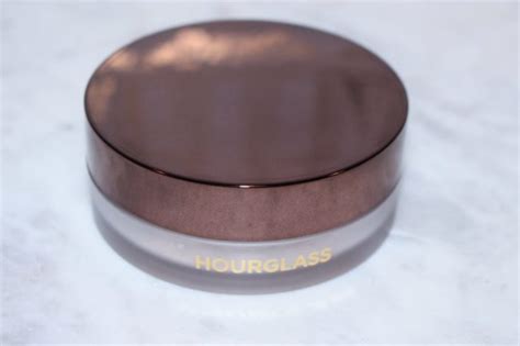 Hourglass Veil Translucent Setting Powder Review & Photos