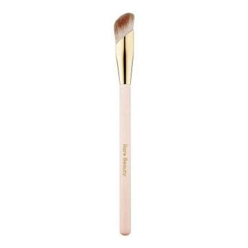 The 10 Best Concealer Brushes, According to Makeup Artists | Who What Wear