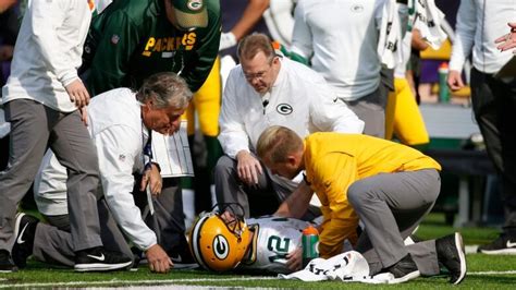 Aaron Rodgers breaks collarbone, could miss rest of season | CBC Sports