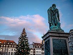 Category:Strasbourg Christmas tree - Wikimedia Commons