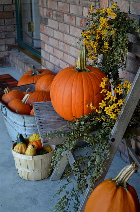 Country Fall Decor / COUNTRY FALL PUMPKIN PORCH DECORATING. RUSTIC ...