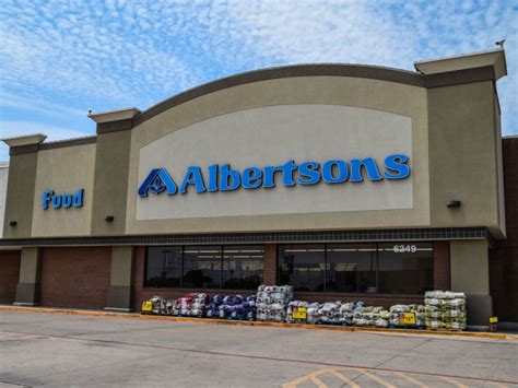 Albertsons supermarket chain shuts down Fort Worth location ...