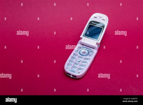 v220 motorola pink flip phone - Major Cochran