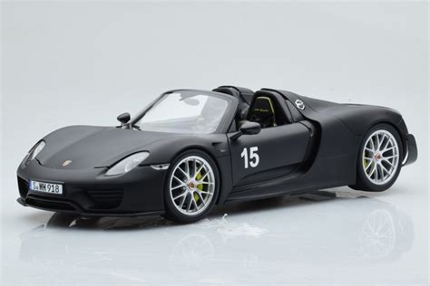 Porsche 918 Spyder Weissach 1/18 Matt Schwarz - Minichamps