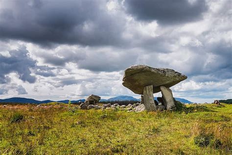 Kilclooney Dolmen - Wild Atlantic Way