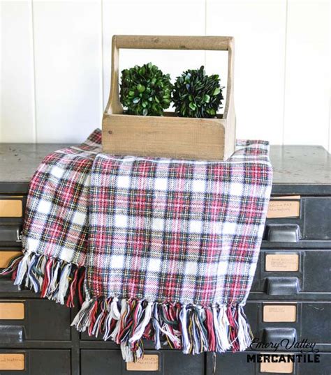 Plaid Christmas Throw Blanket with Fringe – Emory Valley Mercantile