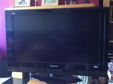 Panasonic Viera 32 inch 1080p LCD TV with Freeview Built in, 3 x HDMI ...