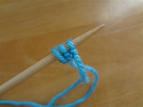 How to Knit An I-Cord - fiberfluxblog.com