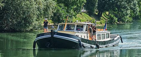 What is a luxury barge river cruise in France? Discover now!