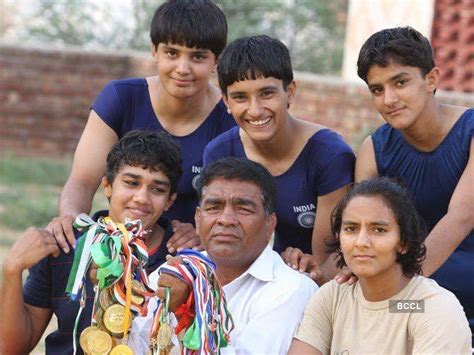 Inside the lives of the famous Phogat family of wrestlers- The Etimes ...