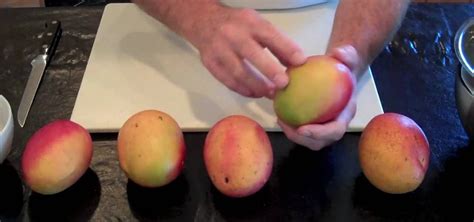 How to Choose a perfectly ripe Tommy Atkins mango « Fruit