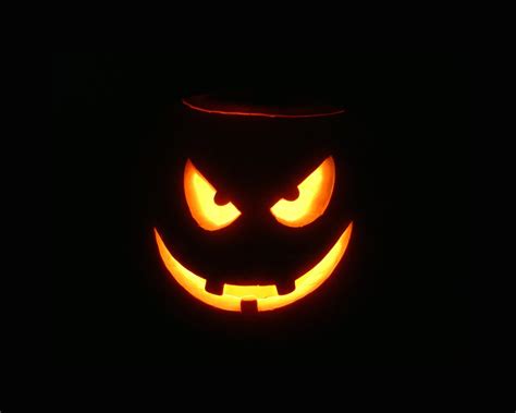 45 Scary Halloween 2012 HD Wallpapers | Pumpkins, Witches, Spider Web, Bats & Ghosts Collection ...