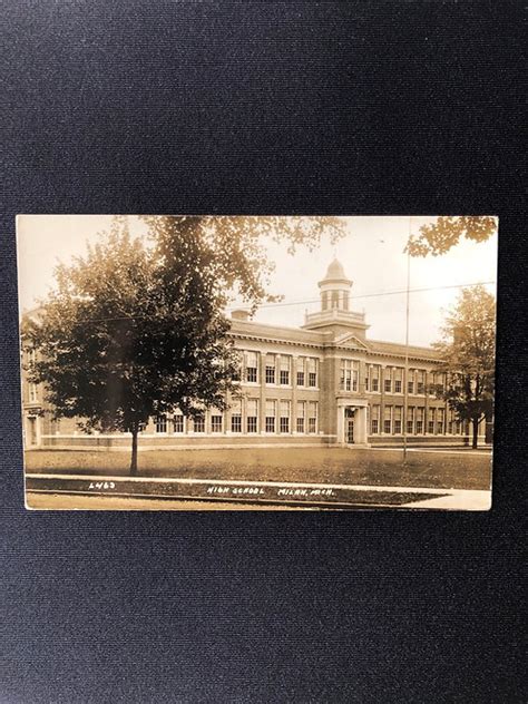 Milan high school , Michigan 1932 | postcard-arch