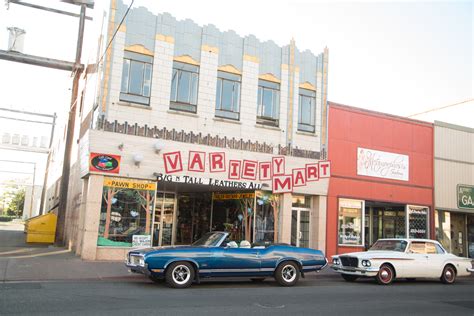 Exploring Historic Downtown Idaho Falls during Autumn