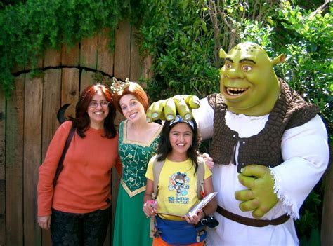 File:Shrek & Fiona like their subjects.jpg