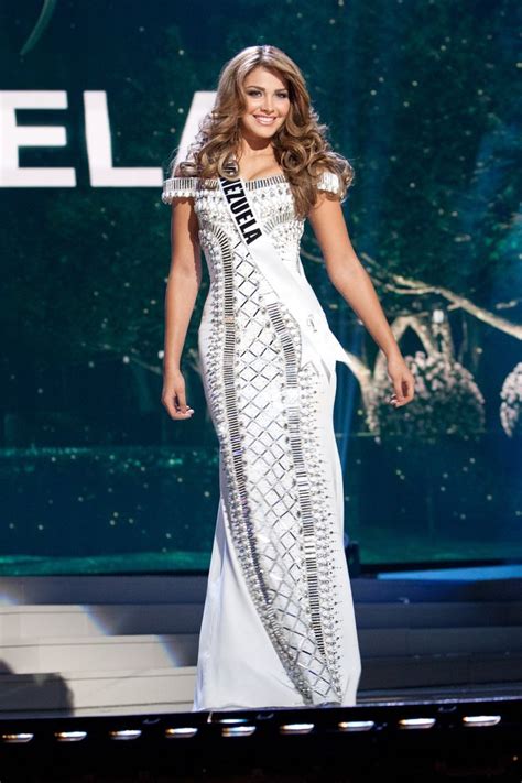 Migbelis Castellanos, Miss Universe Venezuela 2014, | Vestidos, Miss universo