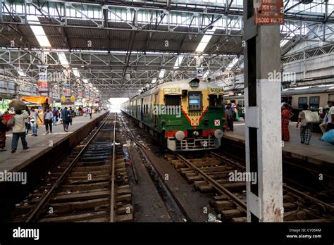 Train in the Sealdah Railway Station in Kolkata, India Stock Photo - Alamy