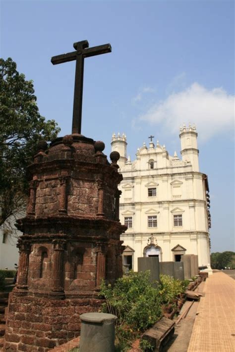 Se Cathedral at Old Goa - Footwa