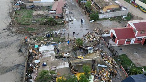 Chile Sees Extensive Damage After Earthquake and Tsunami - The New York ...