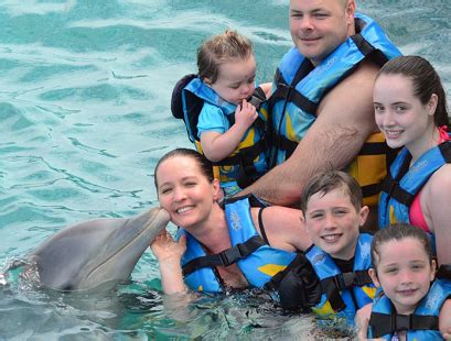 Mexico Cancun Dolphin Encounter (800) 667-5524